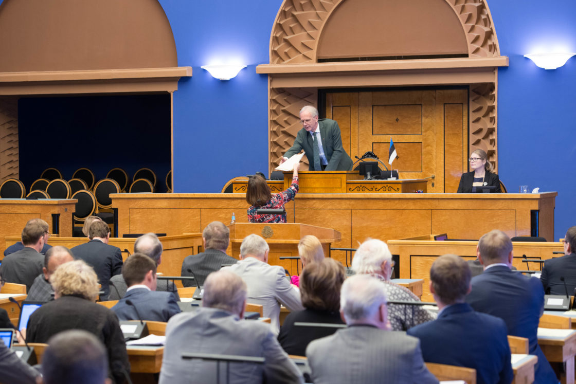 Riigikogu 20. oktoobri 2015 täiskogu istung (sh 2016. aasta riigieelarve seaduse eelnõu 1. lugemine)